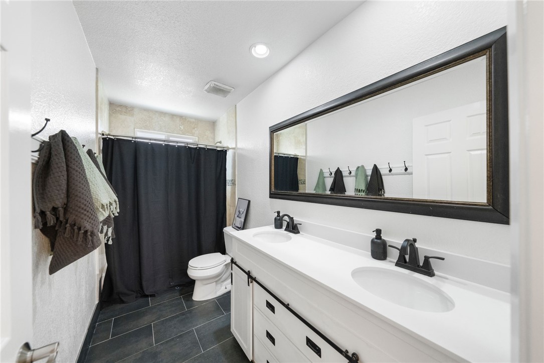 Detail Gallery Image 18 of 28 For 40530 Chantilly Cir, Temecula,  CA 92591 - 4 Beds | 2 Baths
