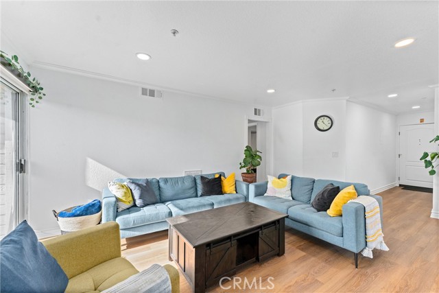 Detail Gallery Image 8 of 27 For 318 N Adams St #103,  Glendale,  CA 91206 - 2 Beds | 2 Baths