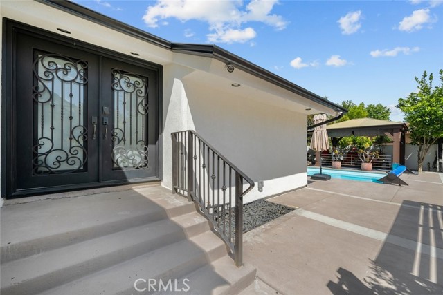 22835 Styles Street, Woodland Hills CA: https://media.crmls.org/medias/e74658e2-bfa3-4308-85bc-edc5e942413b.jpg