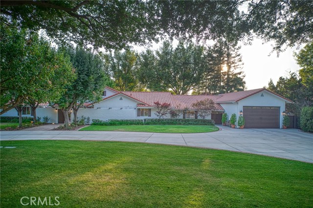 6695 N Van Ness Boulevard, Fresno CA: https://media.crmls.org/medias/e746a953-41f6-4208-b982-e7bd5a69b4e5.jpg