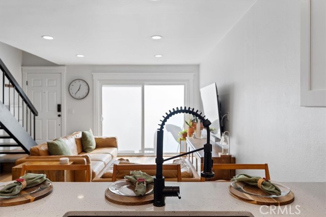 16873 Donwest, Tustin CA: https://media.crmls.org/medias/e7470a90-bfd6-4760-863a-1257aacca65c.jpg