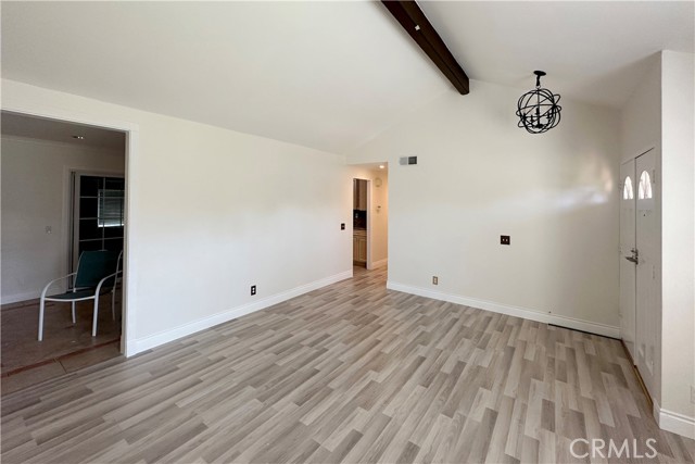 Detail Gallery Image 5 of 23 For 14282 Shadybrook Dr, Tustin,  CA 92780 - 3 Beds | 2 Baths