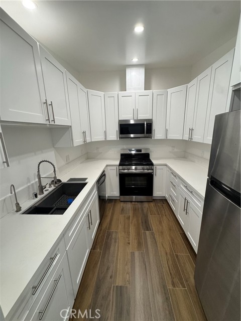 Detail Gallery Image 13 of 17 For 6439 1/2 Graves Ave, Lake Balboa,  CA 91605 - 0 Beds | 1 Baths