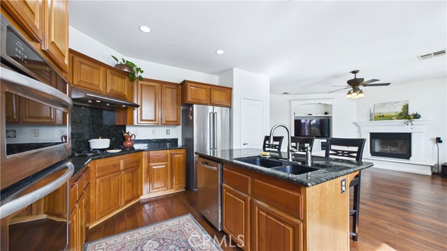 Detail Gallery Image 11 of 61 For 27824 Pine Crest, Castaic,  CA 91384 - 5 Beds | 4 Baths