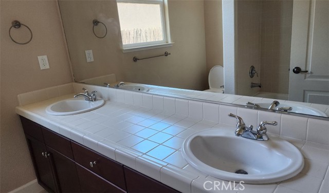Detail Gallery Image 19 of 25 For 10372 Christo Way, Elk Grove,  CA 95757 - 4 Beds | 3/1 Baths