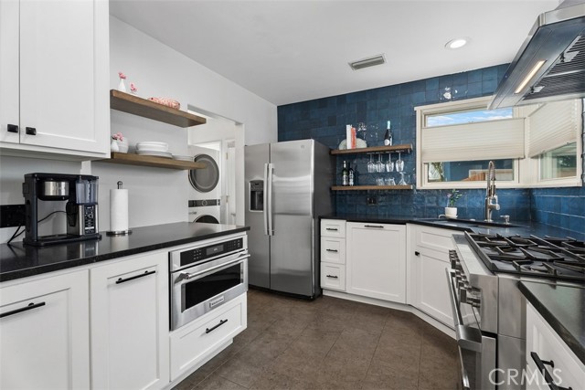 Detail Gallery Image 12 of 28 For 3556 Rutgers Ave, Long Beach,  CA 90808 - 3 Beds | 2 Baths