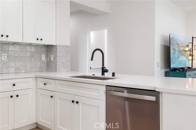 Detail Gallery Image 10 of 45 For 1200 Evergreen Ct, Carson,  CA 90746 - 2 Beds | 2 Baths