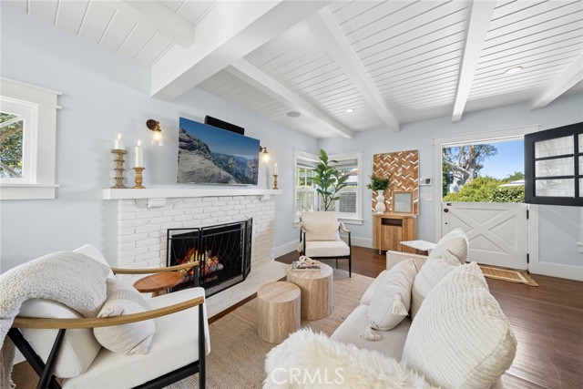 Detail Gallery Image 12 of 36 For 420 Acacia, Corona Del Mar,  CA 92625 - 3 Beds | 2 Baths