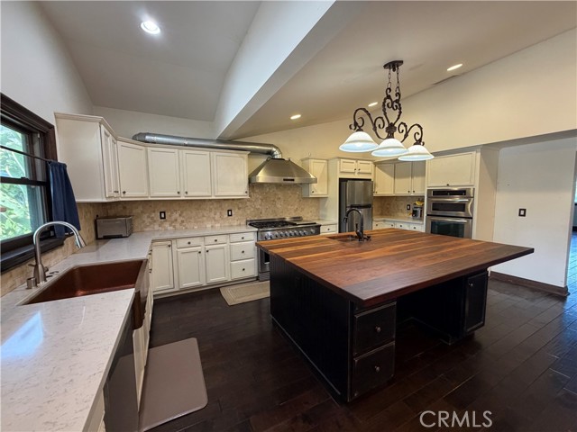 Detail Gallery Image 2 of 16 For 2489 Burt St, Upland,  CA 91784 - 4 Beds | 3 Baths