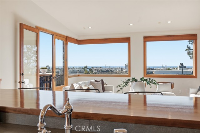 Detail Gallery Image 13 of 37 For 624 6th St, Manhattan Beach,  CA 90266 - 5 Beds | 4 Baths