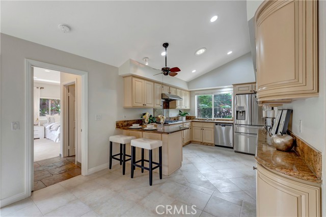 Detail Gallery Image 12 of 45 For 18862 via Palatino, Irvine,  CA 92603 - 4 Beds | 3 Baths