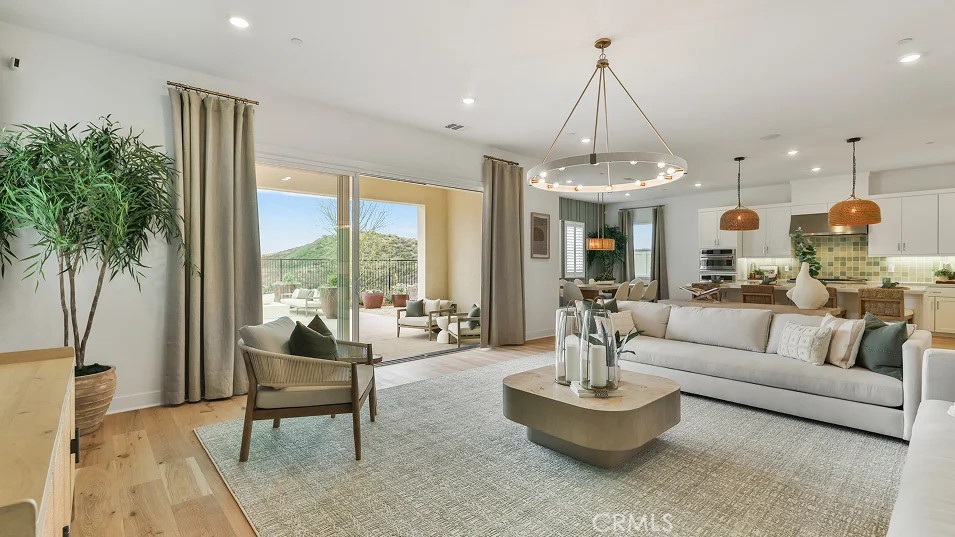 MLS #OC25233677 image #10