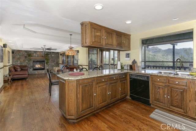 Detail Gallery Image 31 of 75 For 24300 Sylvan Glen Rd, Calabasas,  CA 91302 - 5 Beds | 3 Baths