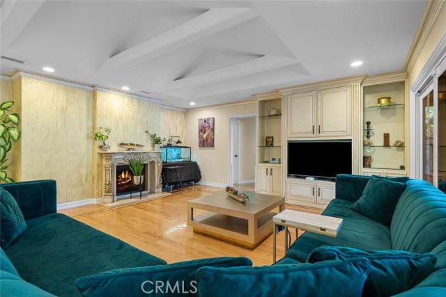 8817 Louise Avenue, Sherwood Forest CA: https://media.crmls.org/medias/e74ca7cd-ec69-42f4-9cf8-44b368937266.jpg