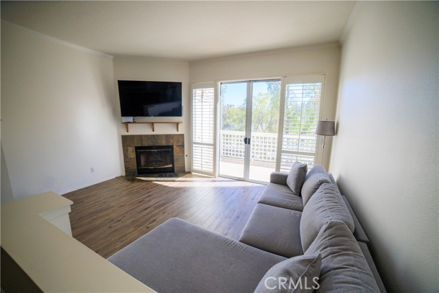 Detail Gallery Image 6 of 8 For 24514 Mcbean #52,  Valencia,  CA 91355 - 2 Beds | 3 Baths