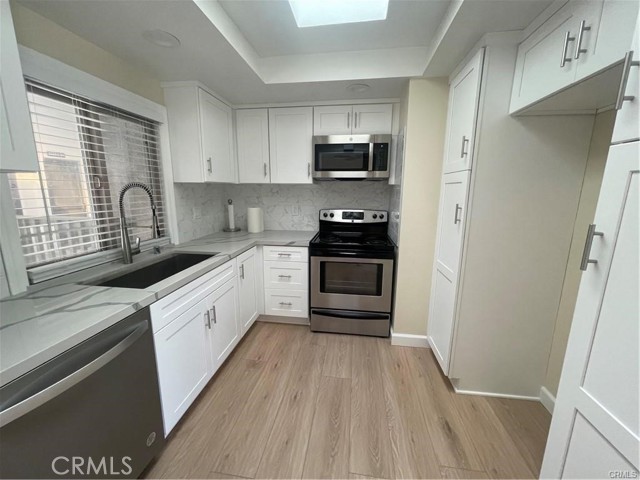 Detail Gallery Image 2 of 27 For 8566 Van Ness Ct 24h,  Huntington Beach,  CA 92646 - 1 Beds | 1 Baths