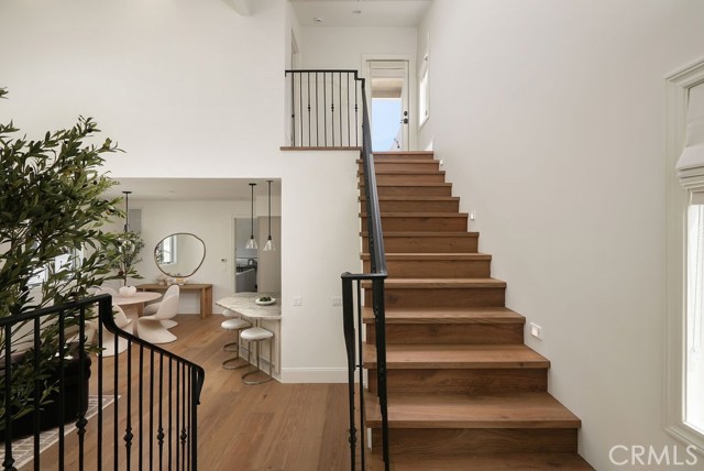 412 1/2 Goldenrod Avenue, Corona del Mar CA: https://media.crmls.org/medias/e74d4167-85c1-42a1-b819-848b16958355.jpg