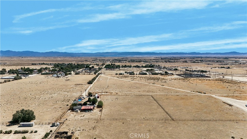 https://media.crmls.org/medias/e74d5176-25c9-414c-abf7-5bf45dc82e9a.jpg?preset=X-Large