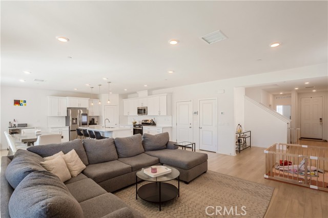 Detail Gallery Image 12 of 39 For 34438 Coconut Cir, Winchester,  CA 92596 - 4 Beds | 3 Baths