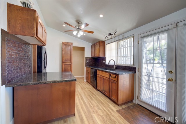 735 E Fesler Street, Santa Maria CA: https://media.crmls.org/medias/e74d9376-3b3d-4813-b843-afc23dbe16bf.jpg