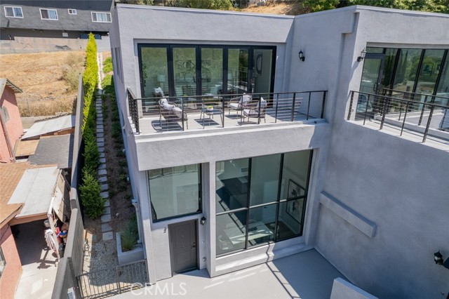 Detail Gallery Image 24 of 33 For 3682 Harriman Ave #2,  El Sereno,  CA 90032 - 3 Beds | 3/1 Baths