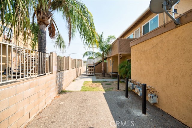 Detail Gallery Image 4 of 29 For 1074 N Willow Ave, Rialto,  CA 92376 - – Beds | – Baths