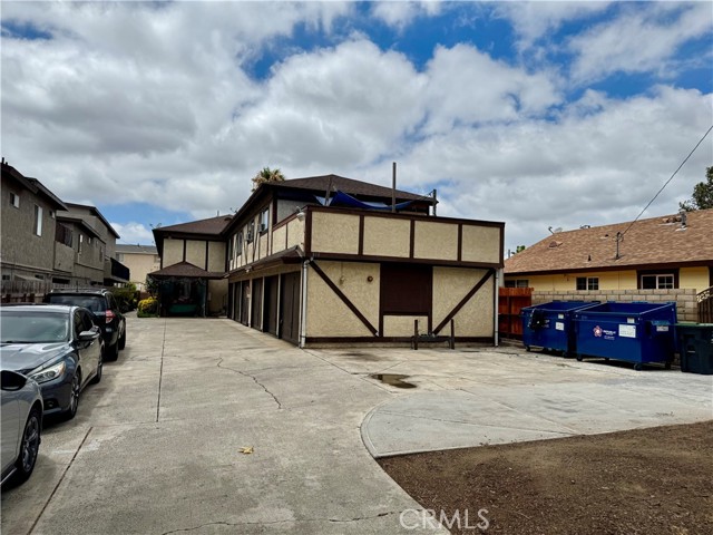 810 S Flower Street, Santa Ana CA: https://media.crmls.org/medias/e750162c-672c-480a-9aca-4517f7473b8e.jpg