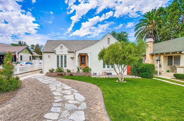 Detail Gallery Image 1 of 25 For 816 College Ave #1,  Redlands,  CA 92374 - 3 Beds | 1 Baths