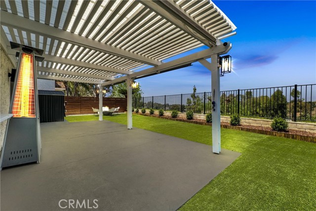 Detail Gallery Image 4 of 54 For 6875 E Swarthmore Dr, Anaheim Hills,  CA 92807 - 4 Beds | 3 Baths