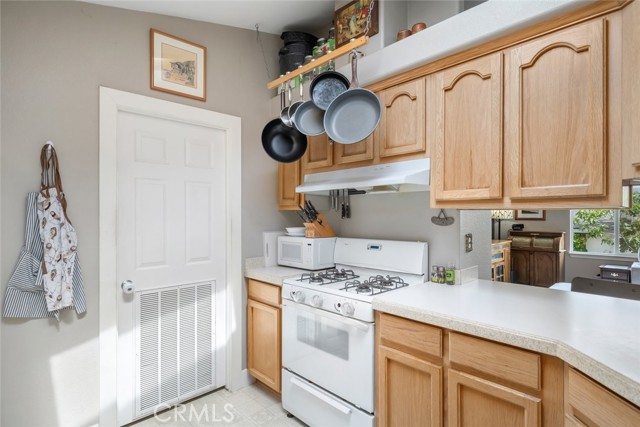 614 Rancho Oaks Drive, San Luis Obispo CA: https://media.crmls.org/medias/e750b671-caa5-433b-bdda-d741e9233c6e.jpg