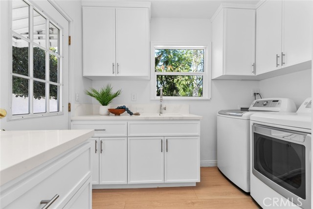 Detail Gallery Image 4 of 68 For 6454 Baird Ave, Reseda,  CA 91335 - 4 Beds | 2/1 Baths
