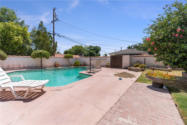 3419 Crest Drive, Bakersfield CA: https://media.crmls.org/medias/e750ed72-945d-4968-84fe-25f9faf352c0.jpg