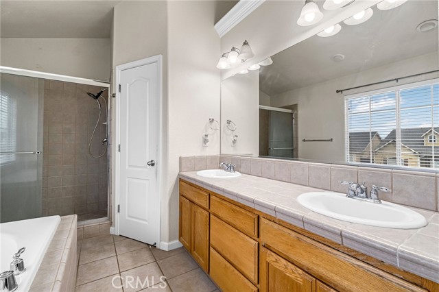 Detail Gallery Image 35 of 41 For 4729 W Cornell, Fresno,  CA 93722 - 4 Beds | 3 Baths
