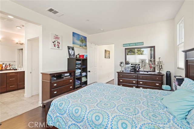 Detail Gallery Image 21 of 42 For 12827 W Hemingway Dr, San Fernando,  CA 91340 - 4 Beds | 2/1 Baths