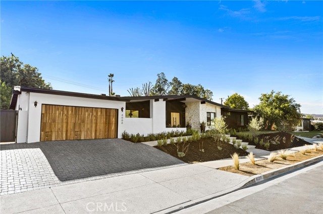 Detail Gallery Image 8 of 37 For 6009 Neddy Ave, Woodland Hills,  CA 91367 - 5 Beds | 3 Baths