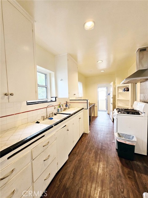 Detail Gallery Image 13 of 25 For 3726 Lee St, Los Angeles,  CA 90023 - 2 Beds | 1 Baths