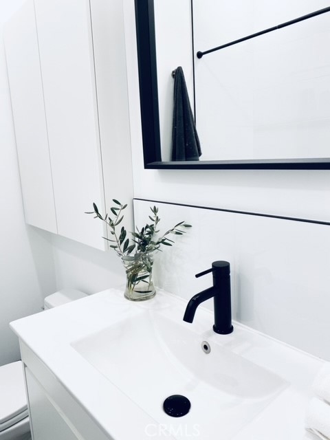 5437 Ventura Canyon Avenue, Sherman Oaks CA: https://media.crmls.org/medias/e753cd0f-4082-41e0-b1ec-a2e12097c84c.jpg