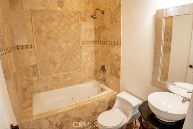4622 W 131st Street, Hawthorne CA: https://media.crmls.org/medias/e753df42-4afa-4850-aa1f-3015d825c974.jpg