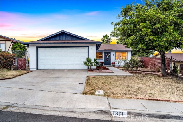 Detail Gallery Image 2 of 35 For 1371 Carlsbad St, San Diego,  CA 92114 - 3 Beds | 2 Baths