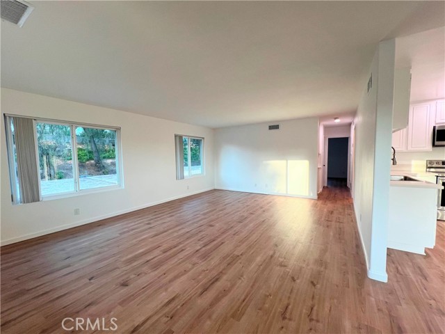 Detail Gallery Image 4 of 18 For 3417 Highwood Ct #148,  Simi Valley,  CA 93063 - 2 Beds | 2 Baths