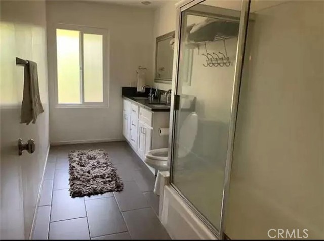 Detail Gallery Image 10 of 16 For 5500 Blanco, Woodland Hills,  CA 91367 - 5 Beds | 2/1 Baths