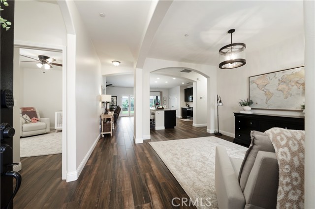 Detail Gallery Image 5 of 37 For 13515 Arden Forest Dr, Bakersfield,  CA 93314 - 3 Beds | 2 Baths