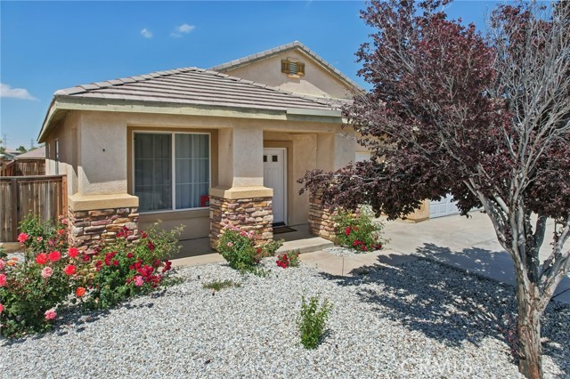 Detail Gallery Image 3 of 35 For 12660 Dulce St, Victorville,  CA 92392 - 4 Beds | 2 Baths