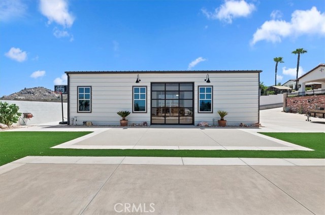 16850 Nandina Avenue, Riverside CA: https://media.crmls.org/medias/e756cc43-822f-4d31-9673-18f09d9797bf.jpg