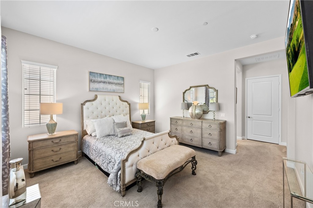 MLS #OC25159239 img 25