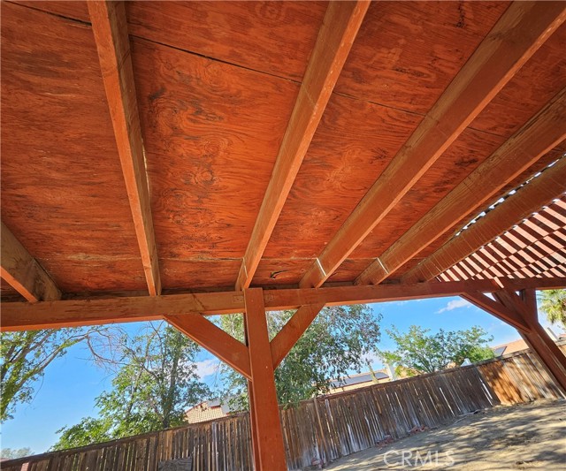 10966 Willow Lane, Adelanto CA: https://media.crmls.org/medias/e757cce6-ba53-453c-a2fe-9c24e1c11da8.jpg