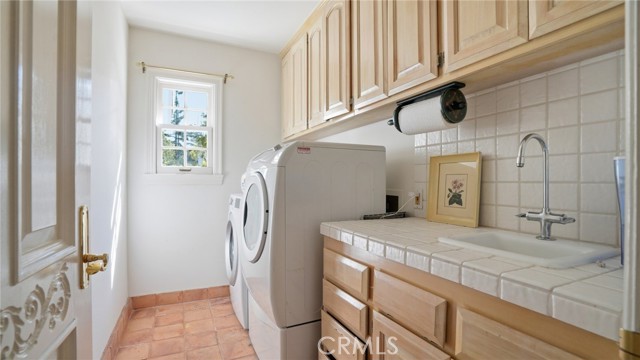 Detail Gallery Image 52 of 74 For 4548 Ellenboro, Woodland Hills,  CA 91364 - 4 Beds | 4/1 Baths
