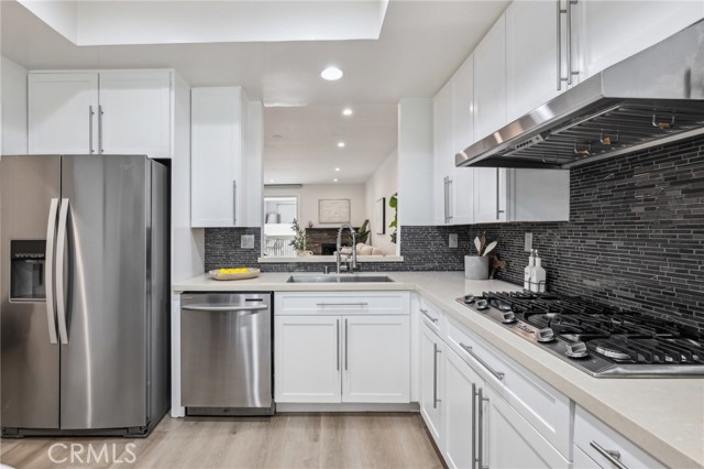 Detail Gallery Image 13 of 36 For 450 San Vicente Bld #203,  Santa Monica,  CA 90402 - 2 Beds | 2 Baths