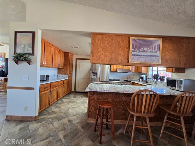 7050 Ivanpah Avenue, 29 Palms CA: https://media.crmls.org/medias/e7586d07-54c9-4284-8334-71d44e85edf9.jpg