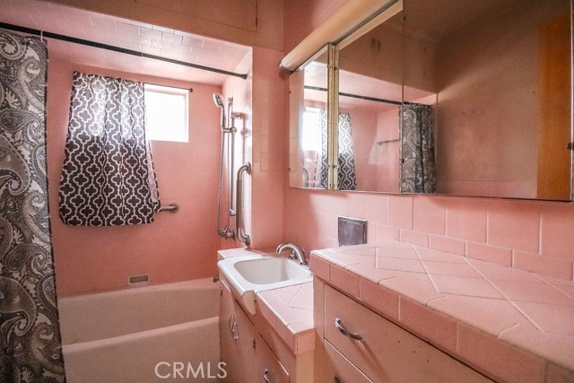 Detail Gallery Image 12 of 28 For 1719 Collins St, Needles,  CA 92363 - 3 Beds | 2/1 Baths